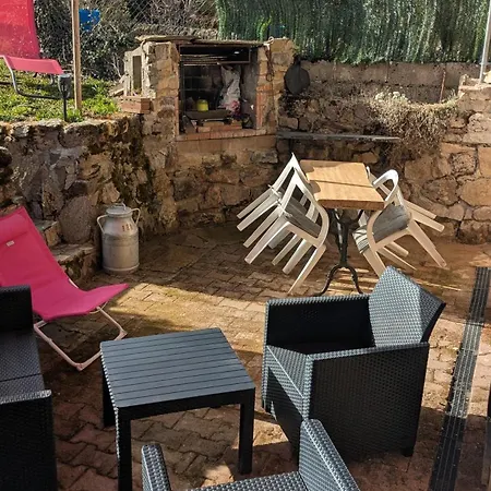 La Maison Du 146 *